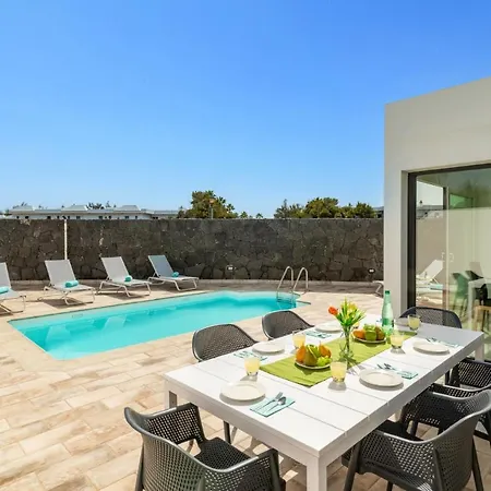 Mercedes Luz By * Playa Blanca