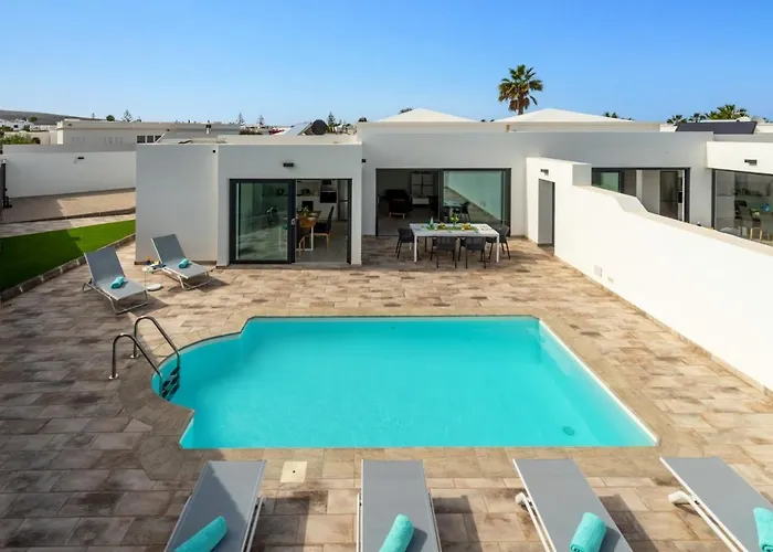 Mercedes Luz By Playa Blanca (Lanzarote)